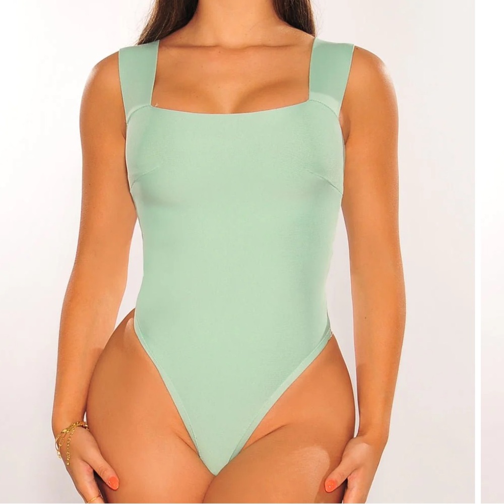 MINT SQUARE NECK  STRAPS BANDAGE
BODYSUIT